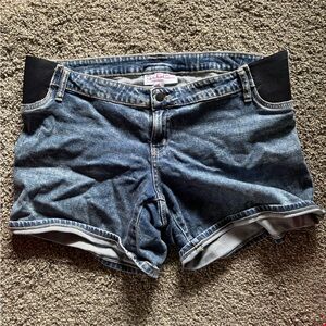 Women’s Size 10 maternity under belly Blue Jean Shorts with Elastic Panels